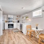 Stay Portland - Vibrant Portland Getaway, Chic Flat