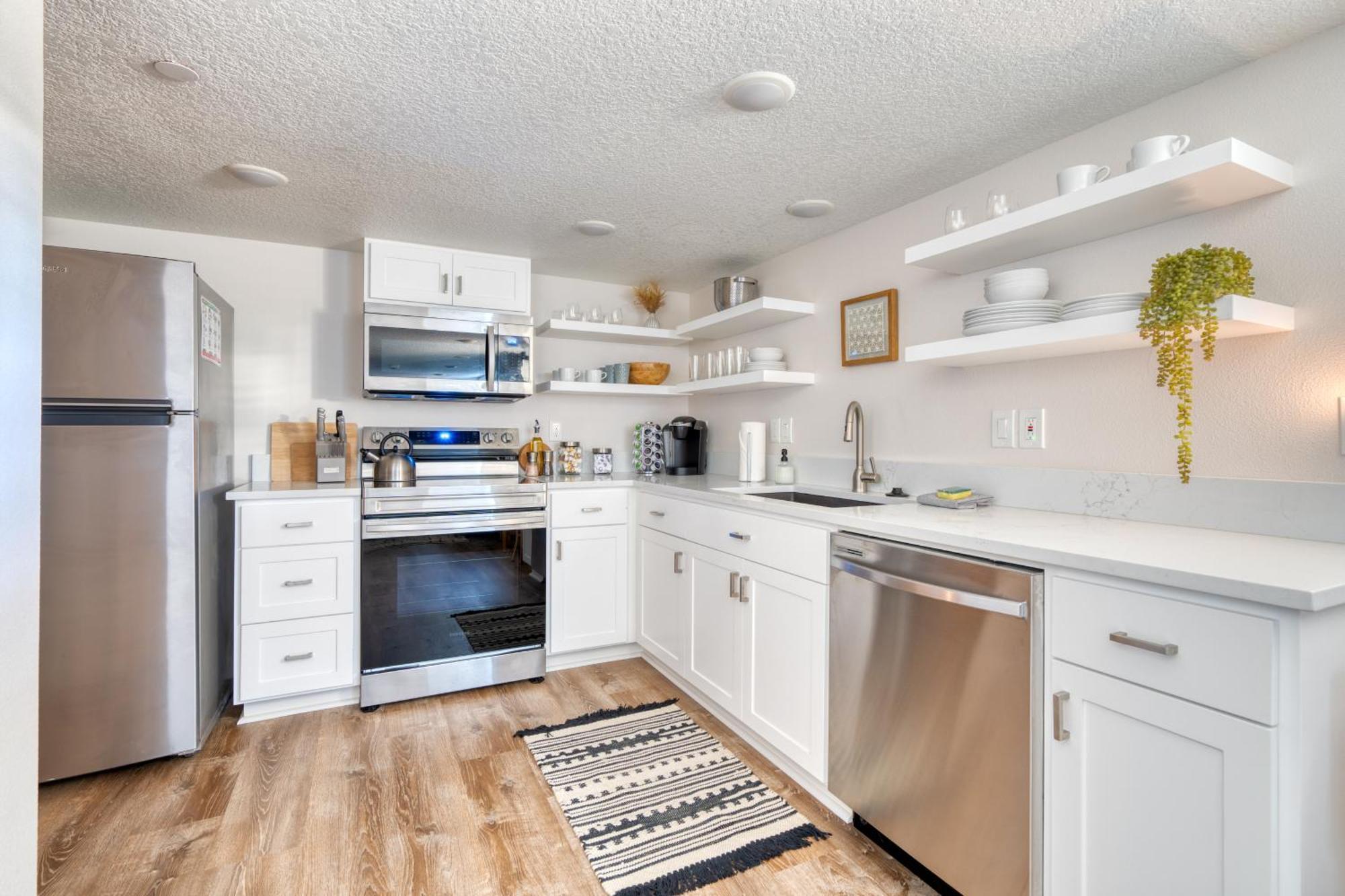 - Vibrant Getaway, Chic Flat * Portland