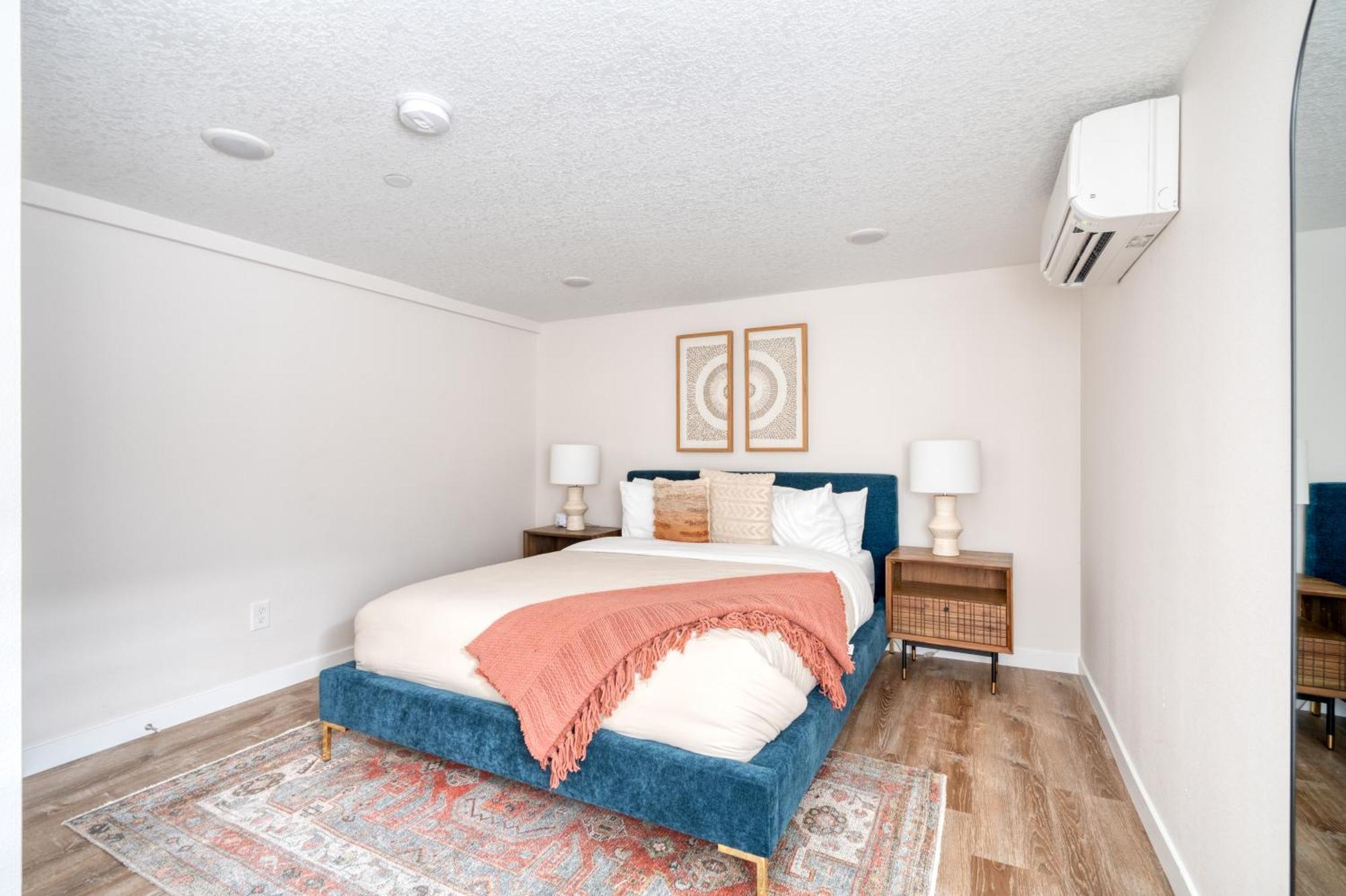 Holiday home - Vibrant Getaway, Chic Flat *