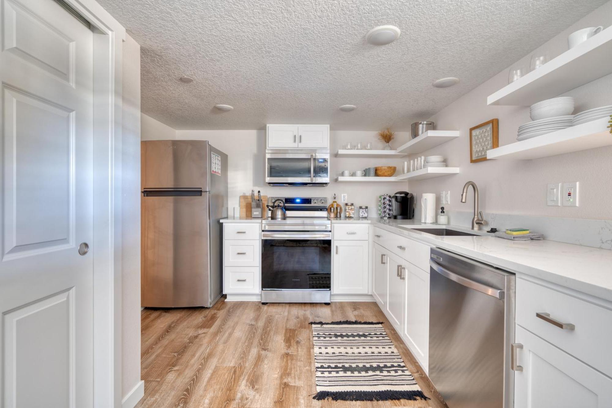 - Vibrant Getaway, Chic Flat * Portland