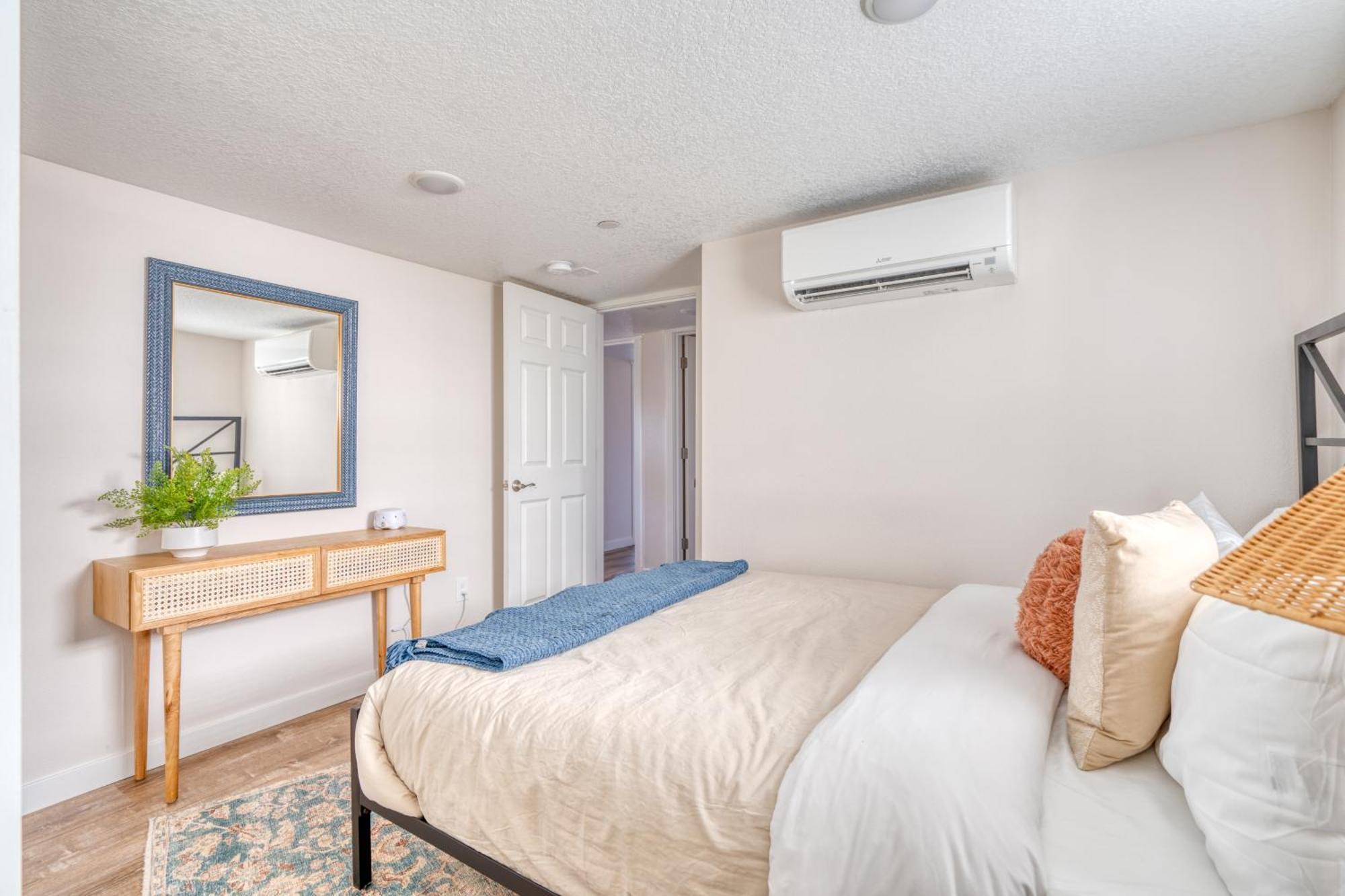 - Vibrant Getaway, Chic Flat * Portland